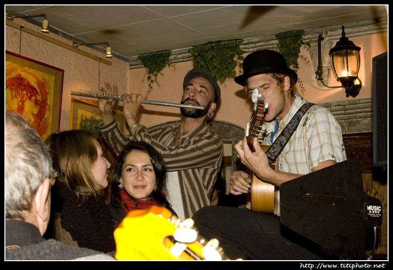 Emzel Café – En cavale à Grenoble – 26/11/2009