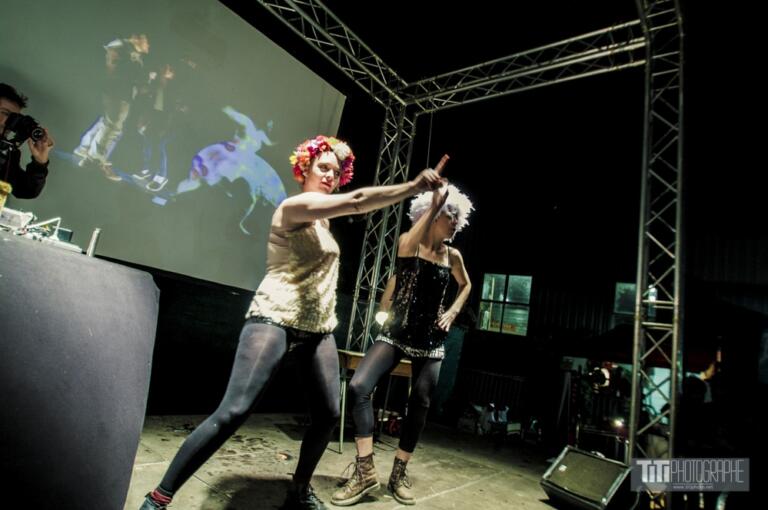 Les cons du camp – Magic Bus – 24/05/2014