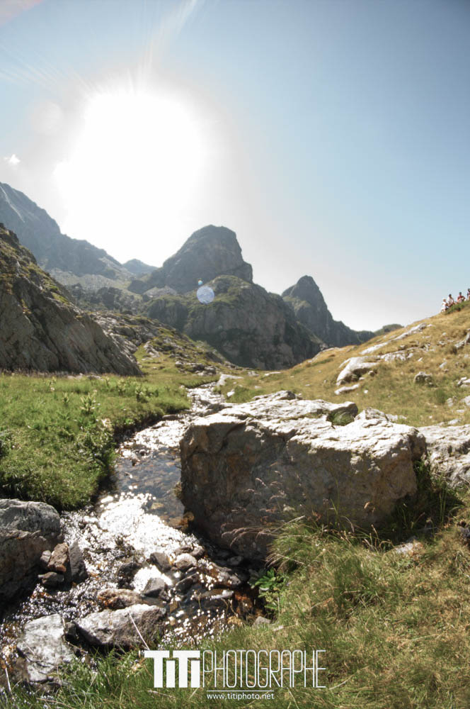 231/365 – Les pieds dans le ruisseau