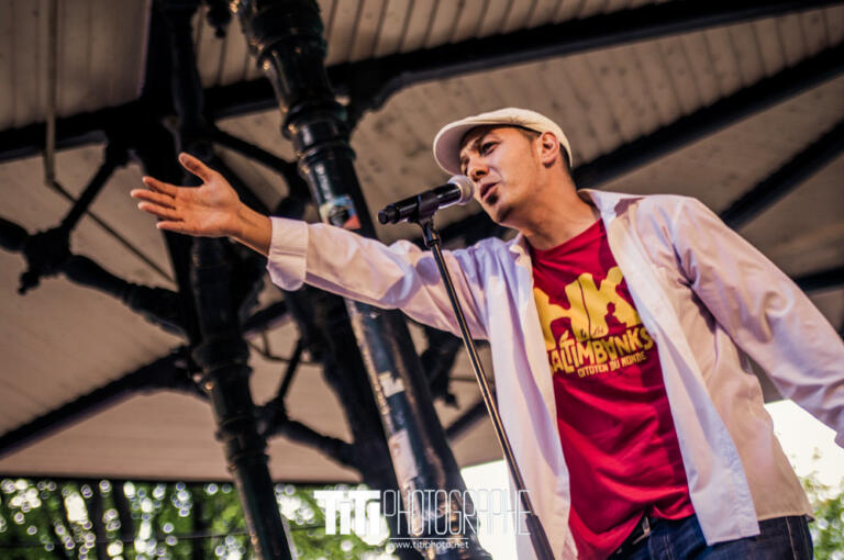 138/365 – HK & les saltimbanks – 10 ans de Live