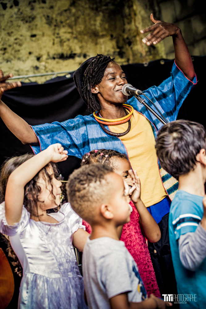 20190616-Pamela Badjogo-Buffonnerie-0600.jpg