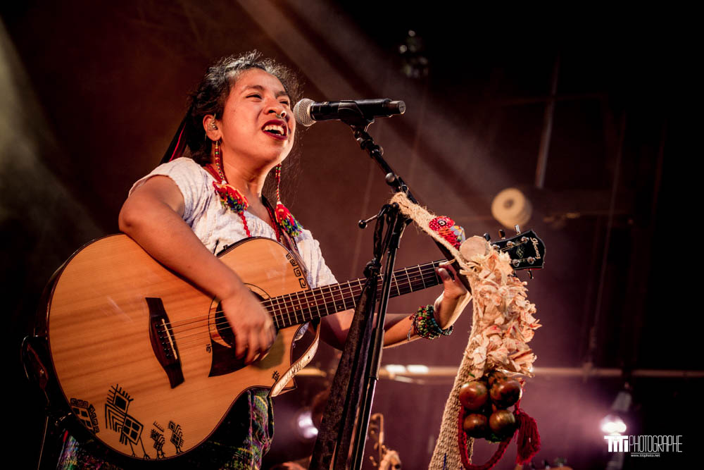 Sara Curruchich en concert – Cabaret Frappé, Grenoble – 15 juillet 2026 © Sylvain Sabard